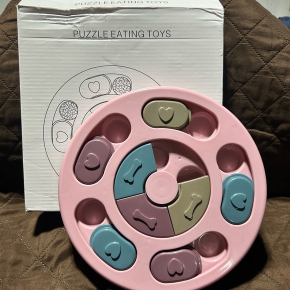 NWT- IQ Interactive Puzzle Toy for dogs - Picture 1 of 4